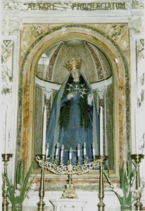 Statua dell'Addolorata presente nella Chiesa di San Giovanni Battista